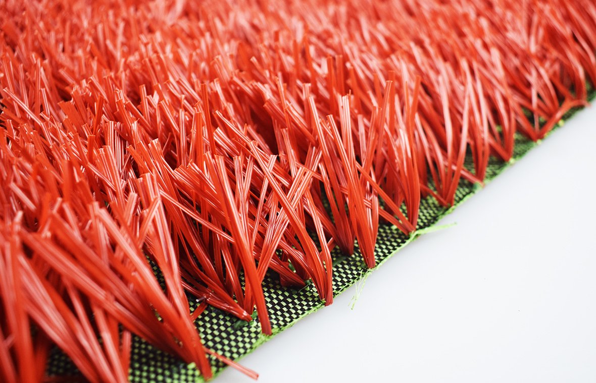 40MM W SHAPE RED FOOTBALL GRASS